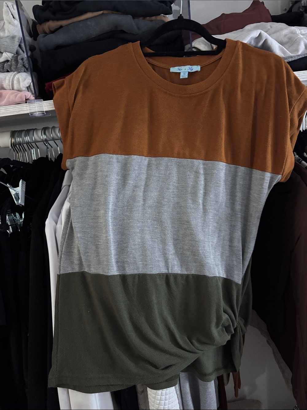 Colorblock Short Sleeve Top in Rust, Gray & Olive